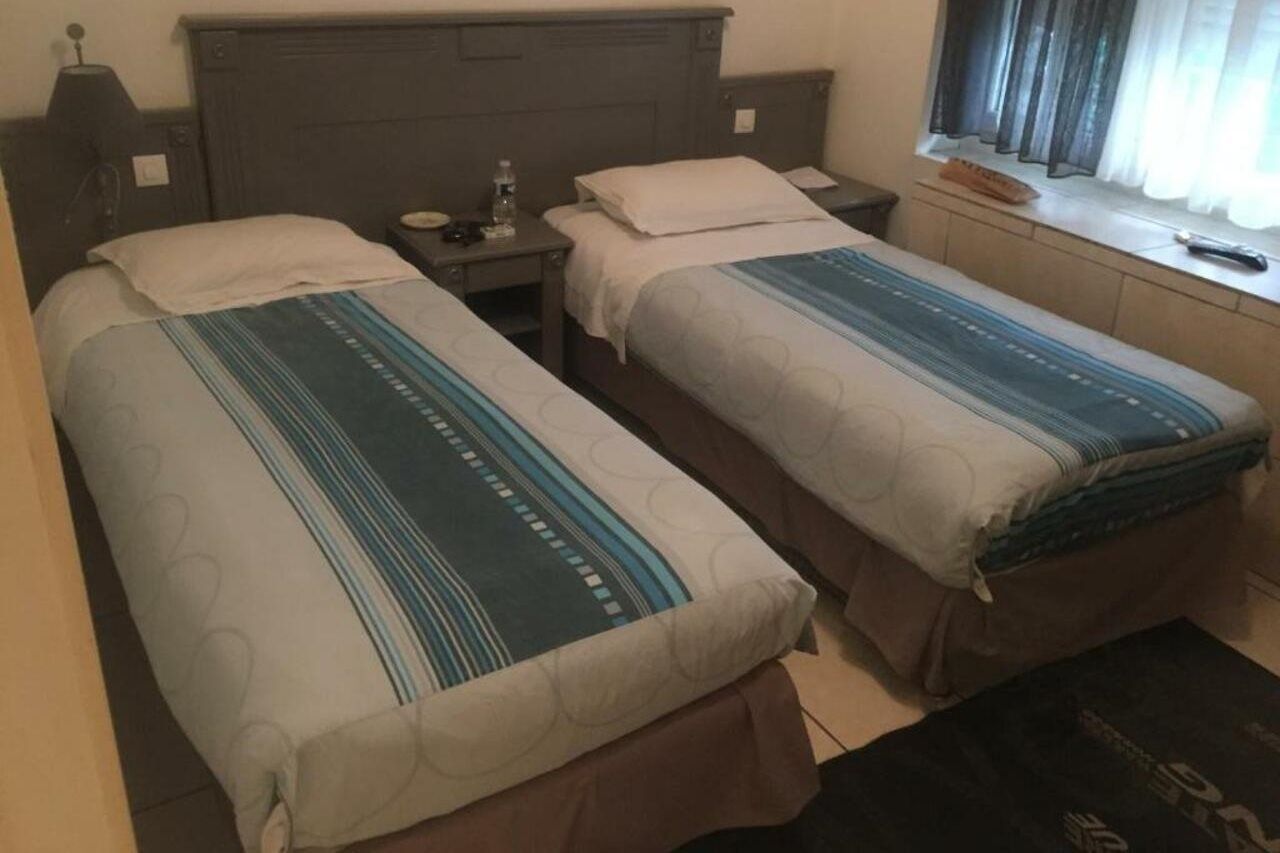 De L'europe 2* Paris